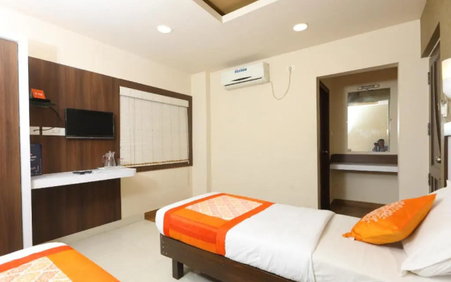 Hotel Emerald Manor by OYO Rooms