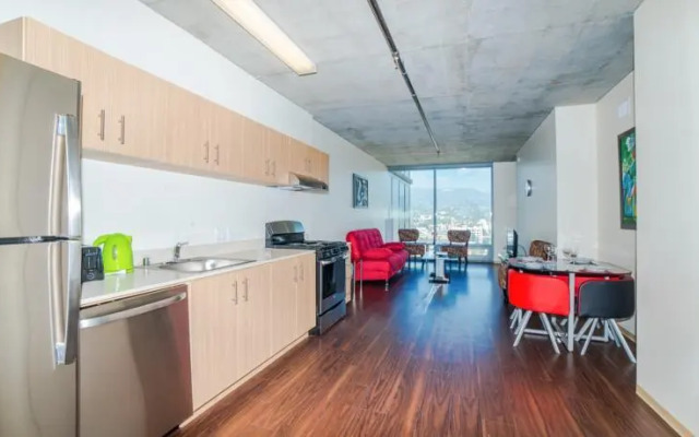 Hollywood Sierra Apartment