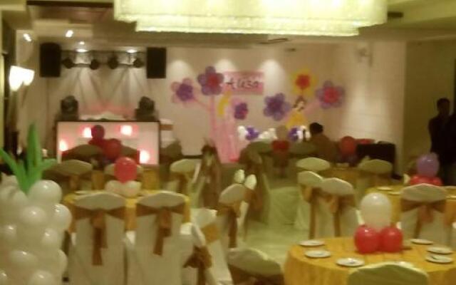 Aliza Hotel