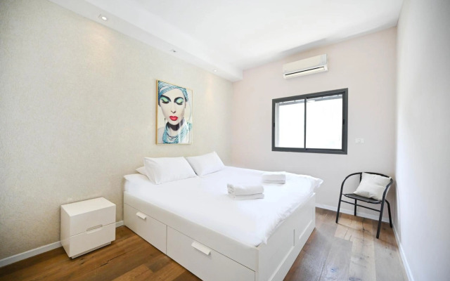 Sahara Vibes by HolyGuest