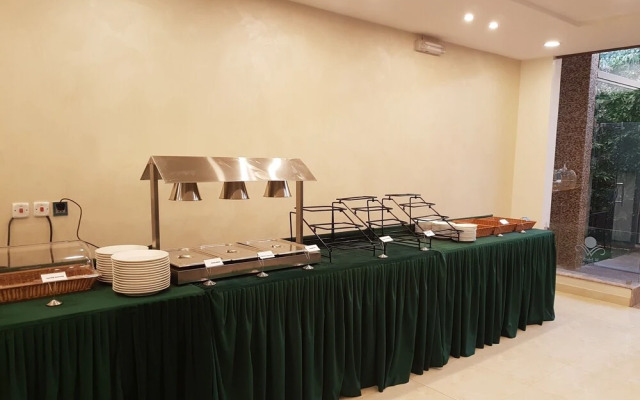 Laperla Hotel