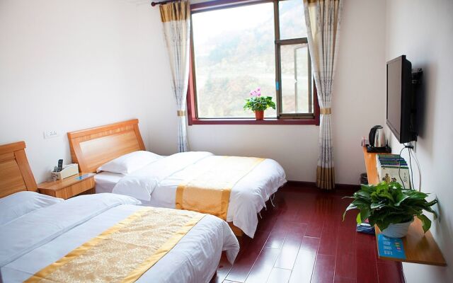 Yijie Holiday Hotel  Laiyuan Baishishan