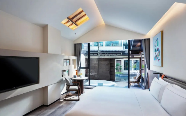 TELLUS. Qingchengshan Hot Spring Hotel