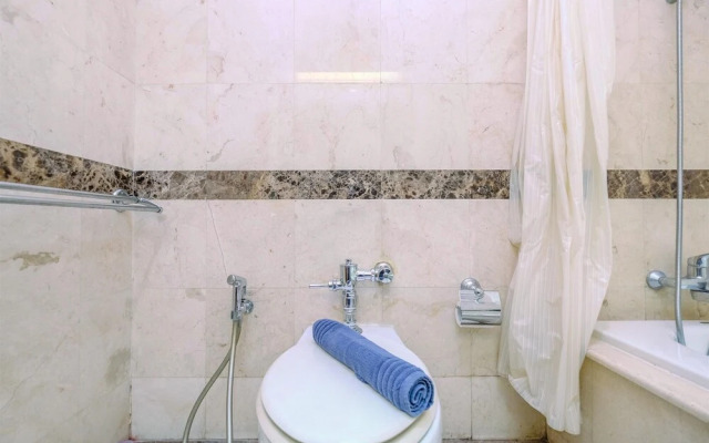 Comfort And Cozy Studio At Roosseno Plaza Apartment