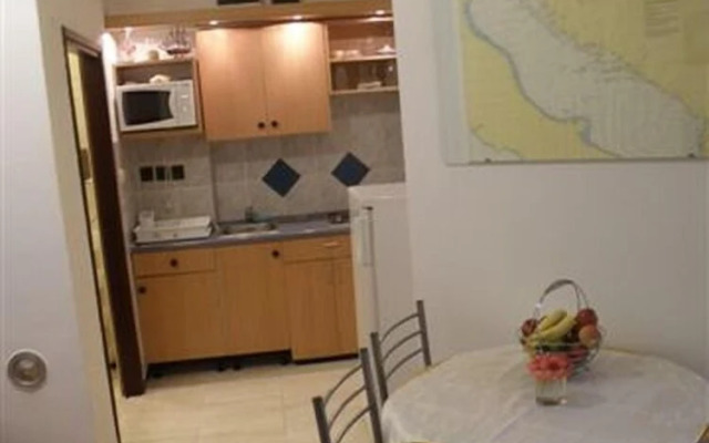 Maestro - 30m From the Beach & Parking - A3