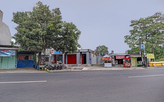 OYO Life 90544 Grand Redisa