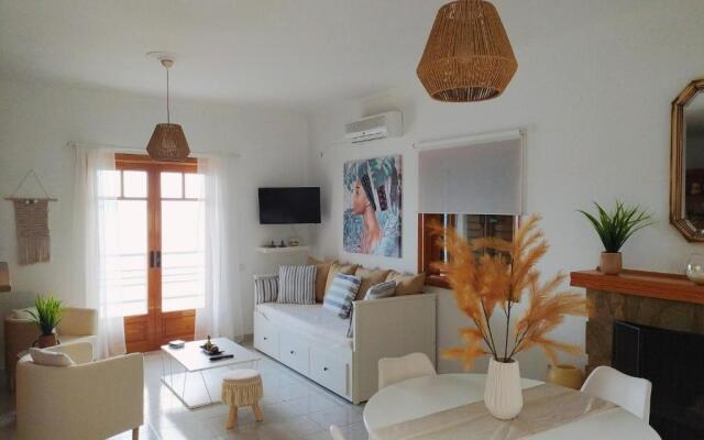 Pelagos House "the seaside experience"