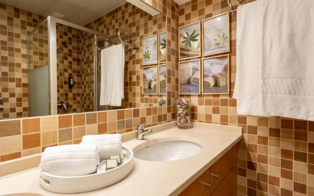 Divine Marina Apartment W/ Pool & Garden by LovelyStay