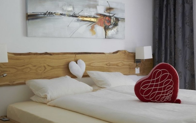 Hotel Castle – Guest Rooms – Lauterbrunnen