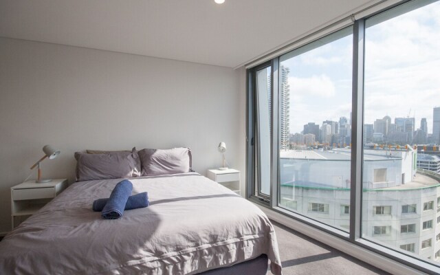 Modern 2 Bedroom Potts Point Apartment