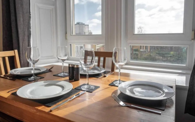 ☆Spacious Flat Close to University and City Centre