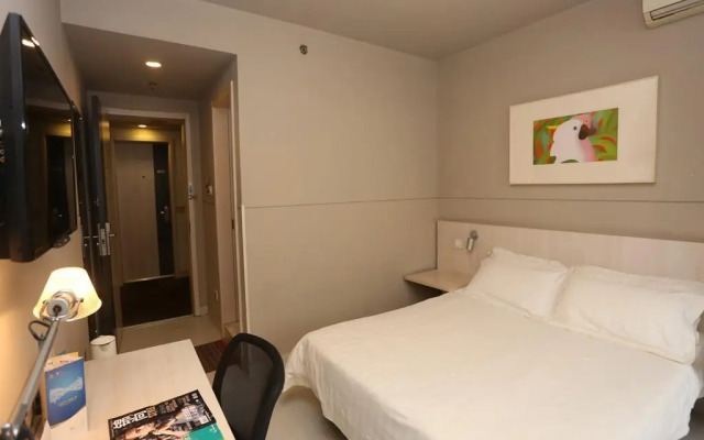 Jinjiang Inn Chengdu Baiguolin Railway Station