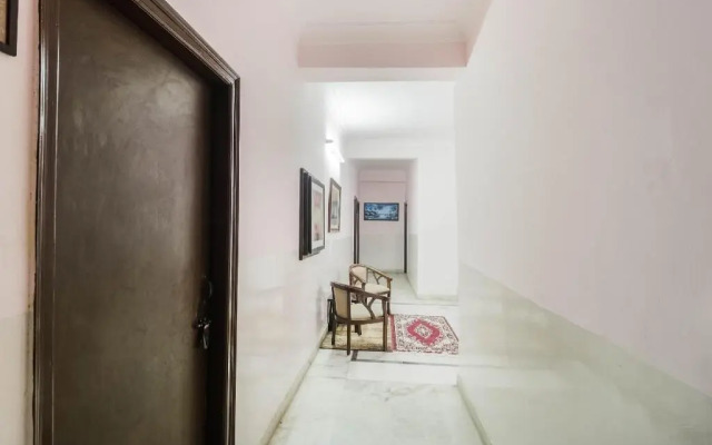 The White Villa by OYO Rooms