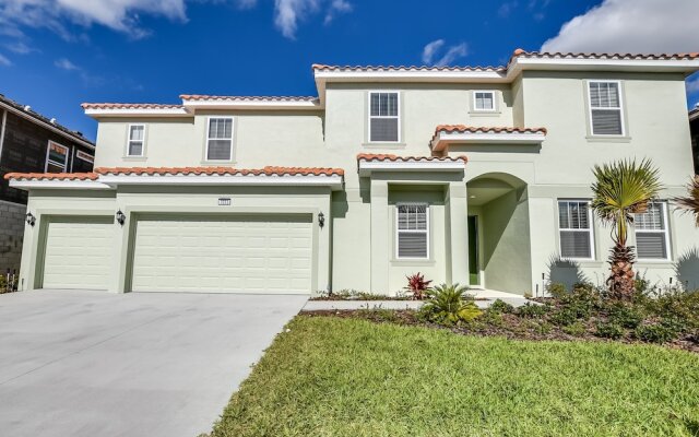 14 Bdrm 11 BA Sleeps 30