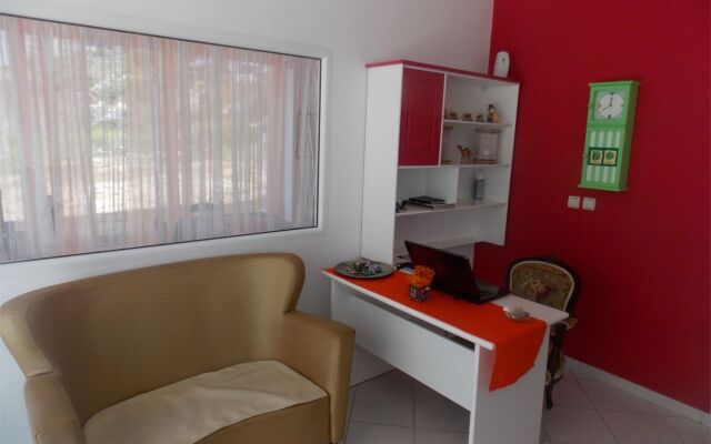 Damian Saranda Hotel