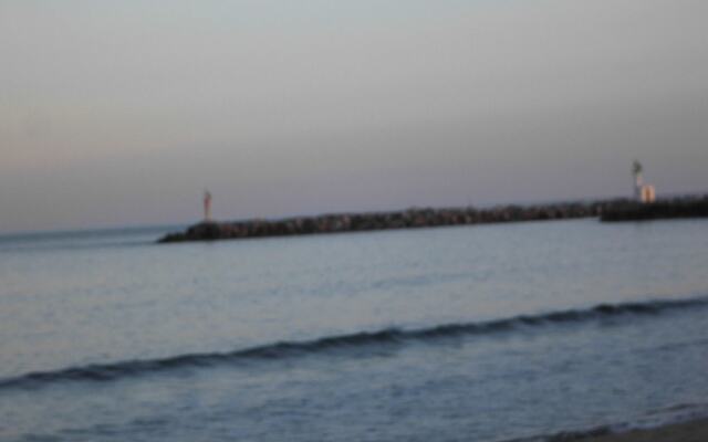 House With 2 Bedrooms in Leucate, With Enclosed Garden