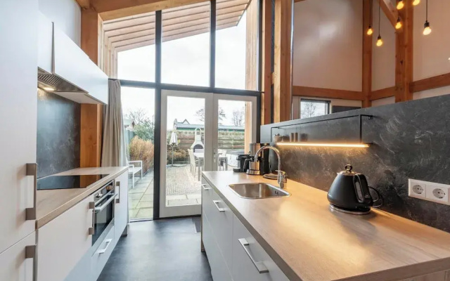 Villa Near Sint Maartenszee Beach With Jacuzzi