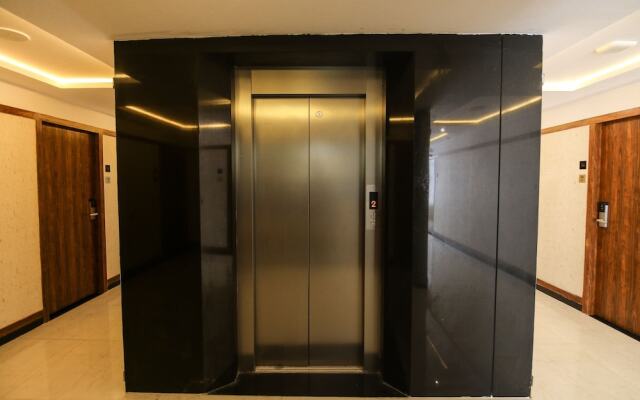 OYO 9210 Hotel Blak & Wite