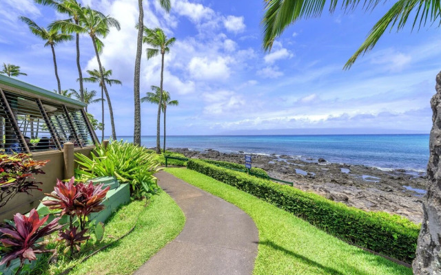 Napili Shores G157 Studio Bedroom Condo by RedAwning