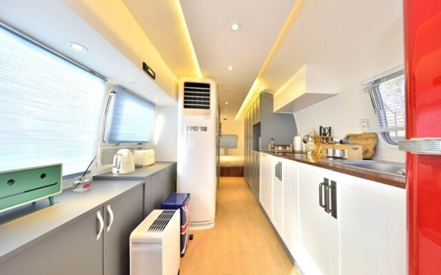 Pohang Glampingaen and Caravan Pension