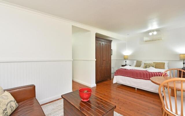 Olive Grove Studio 1