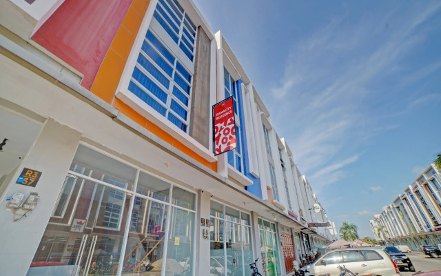 Super OYO 90559 Gamacity Residence