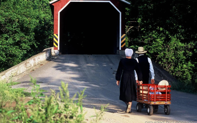 Lancaster Inn and Suites