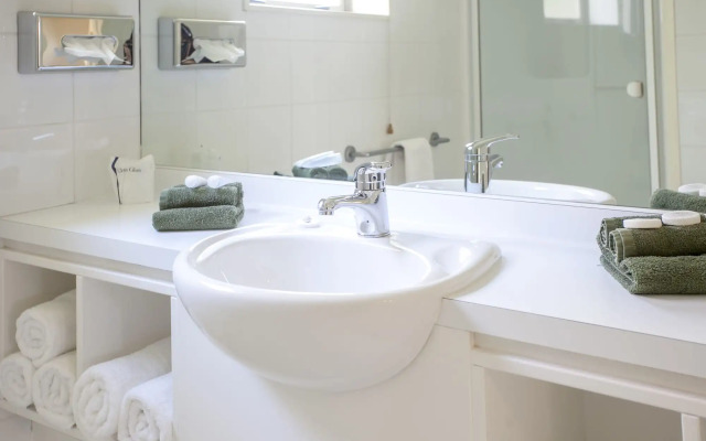 Cornwall Motor Lodge