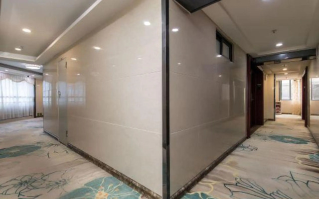 Yunhong Hotel (Guangzhou Railway Station Xicun Subway Station)