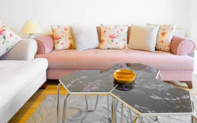Cozy Flat Near the Istanbul Airport in Bahcesehir