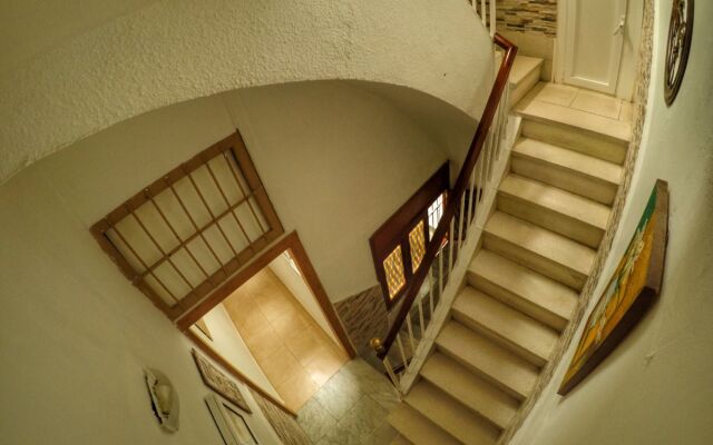 Spanish Galleon Lodge
