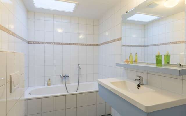 Comfortable Bungalow With Dishwasher, in De Maasduinen Area