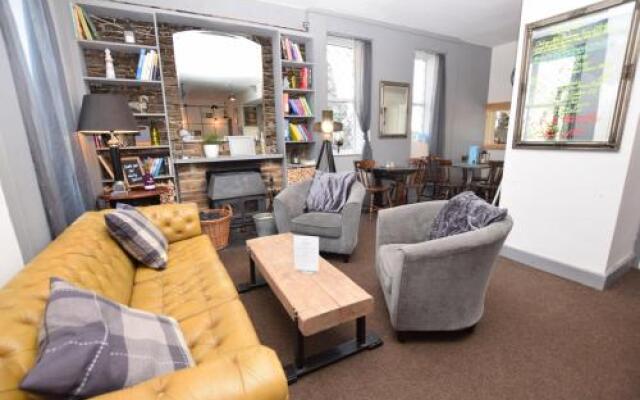 Tintagel Arms Hotel
