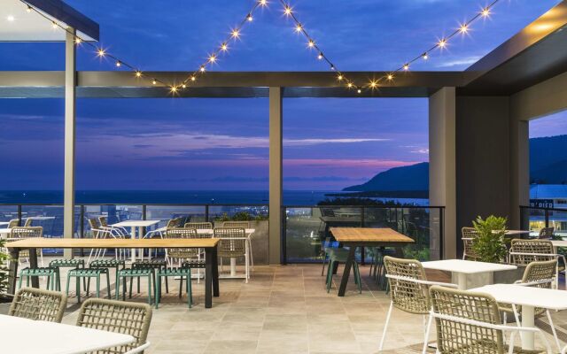 Oaks Cairns Hotel