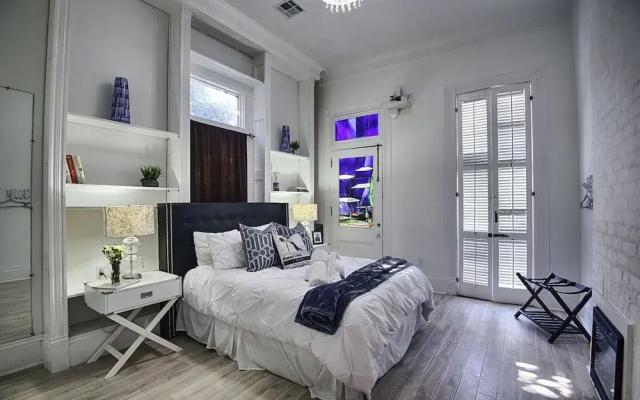 Best Location 7BR Next to FR Quarter! By YouRent