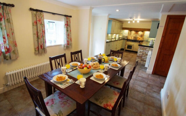 Holiday Home Bwthyn y Cwm