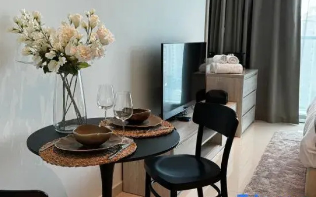 High-floor Studio | Atlantis view