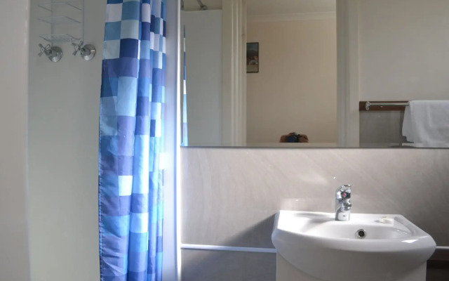 Hobart Tower Motel
