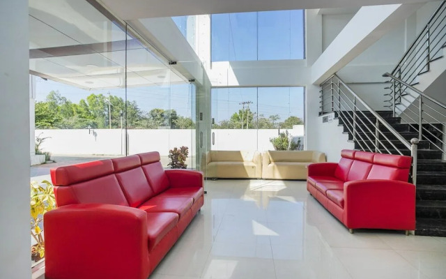 Hotel Cosmopolitan By OYO Rooms