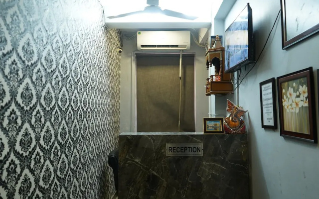 Roomshala Hotel Seven Near Aims