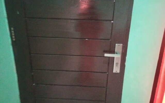 SPOT ON 92839 Nany Asoka Syariah Near Anyong Cafe Studio