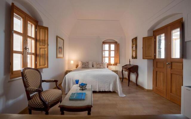 Casasantantonio 18th Century Luxury Mansion