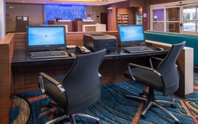 Fairfield Inn & Suites Easton