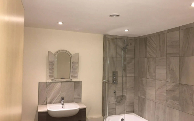 The Lodge at Broadway