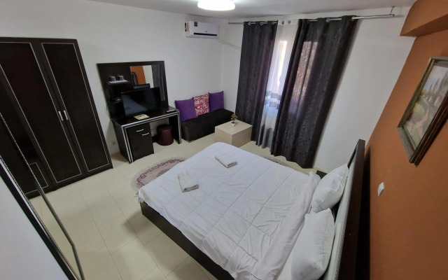 Hotel Yal Restaurant