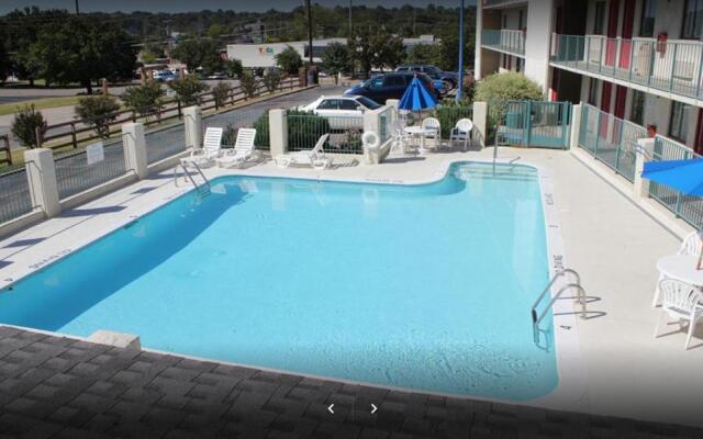 Somatel Nashville Airport Hotel