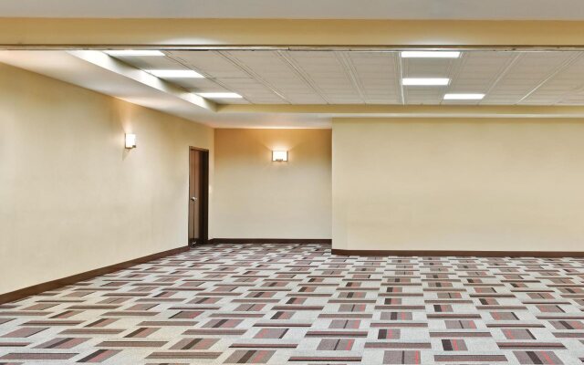 Four Points by Sheraton College Station