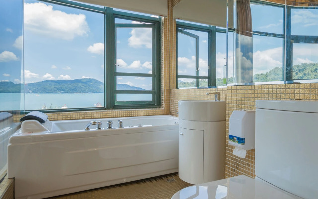 Shuian Lakeside Hotel