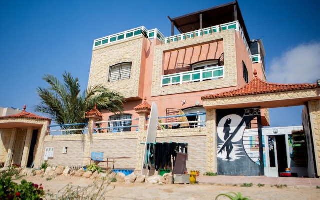Mubaradise Surfcamp