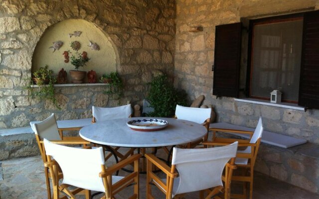 Aigina 3 Bedroom House by the Sea